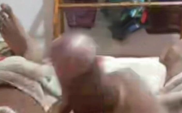 Shahina: Homosexuella vänner wanking via cam