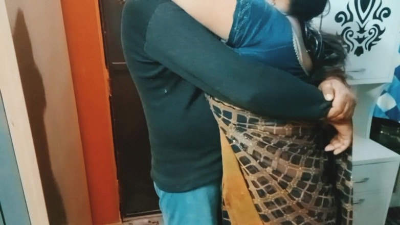 Manjushukla: Nueva pareja teniendo romance juntos