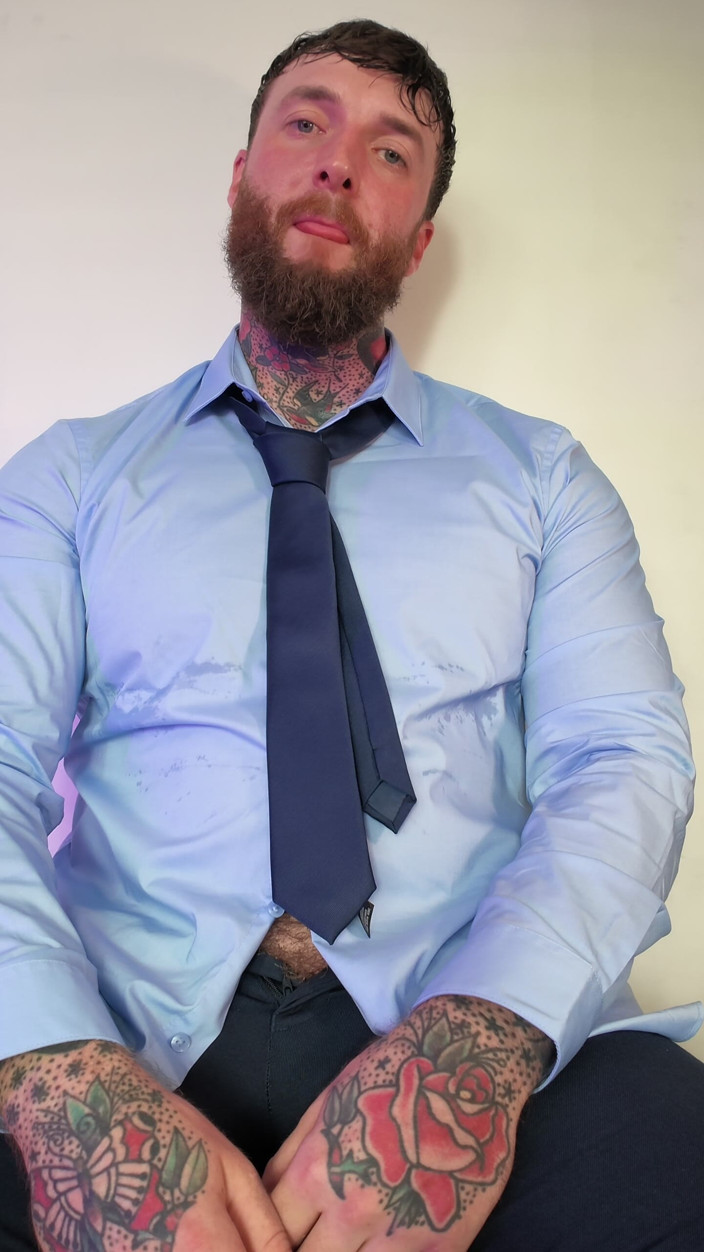 Tattooed Dom: Tatuerad dom solo cumshot dyrkan video