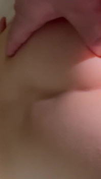 継父は婦人科医なので私の嫌いな人と膣の状態をチェックしています