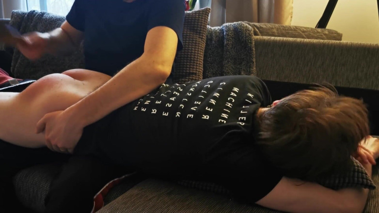 Oznob Oznofla: Amateurboy Gets His First Spanking, Alternate Camera