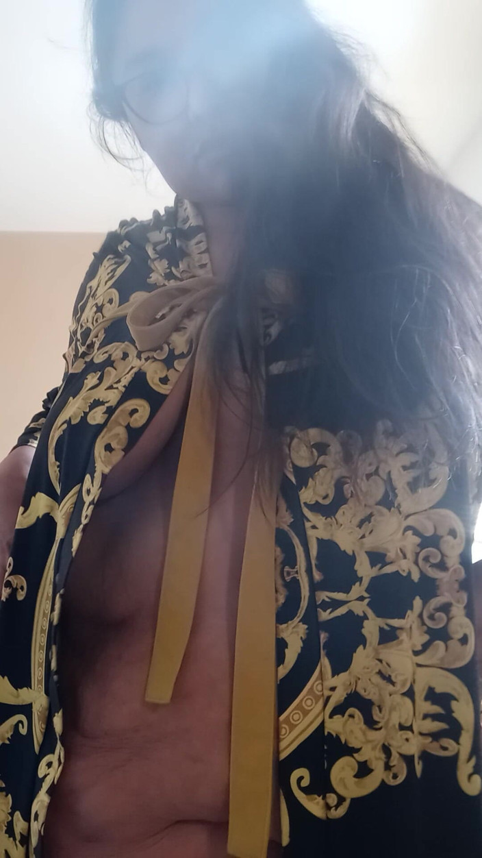 DeesDeepThroat: चमकती मेरी गांड