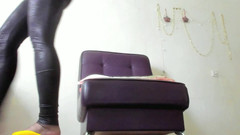 Rarible Diamond: Procházka v dřevěných žabkách