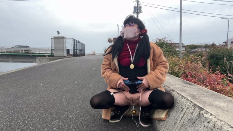 megu2002: 자가 훈련 No. 81 리버사이드 워크 노출된 보지와 후장 - 2부