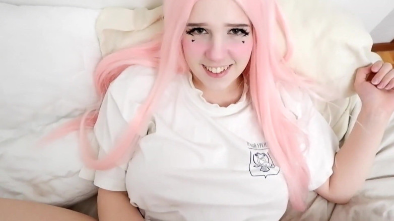BubbleGum: Une jolie fille gémit pendant une sodomie
