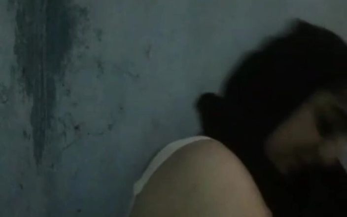 MehwishAly: 部屋に一人でいるときの私のCZN