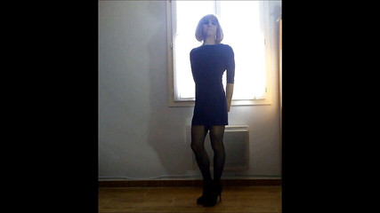 Faustine: Crossdresser Faustine sexy tanec.