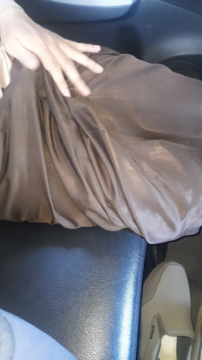 Naomisinka: Crossdressing Onanerar bär kvinna glänsande skoluniform seragam pramuka