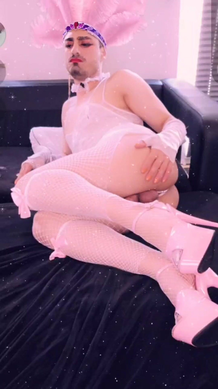 Daddy Femboy: Femboy kommer snabbt live