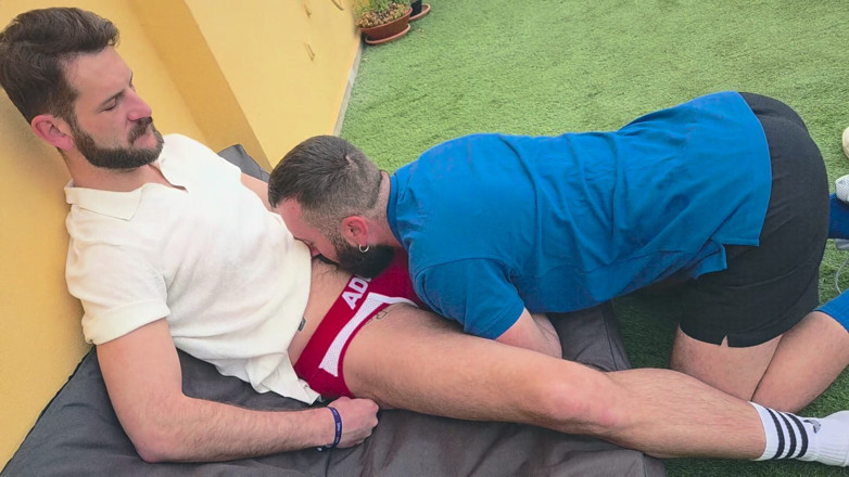 EliasXXXmv: Cavalco un cazzo nuovo