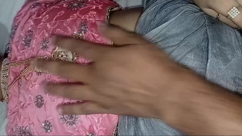 MrsShivani: Une Indienne bien habillée se fait baiser par l’ami de...