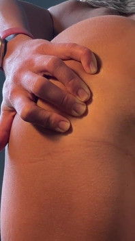 Clench Mereka Glutes dan Dubur Yang Mengenyit