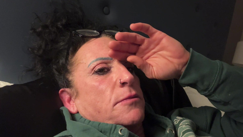 Kandylegsxxx: Kandys yatmadan önce hapşurur