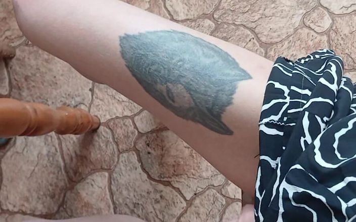 Lesbian-candys: Дівчина в літній сукні мастурбує