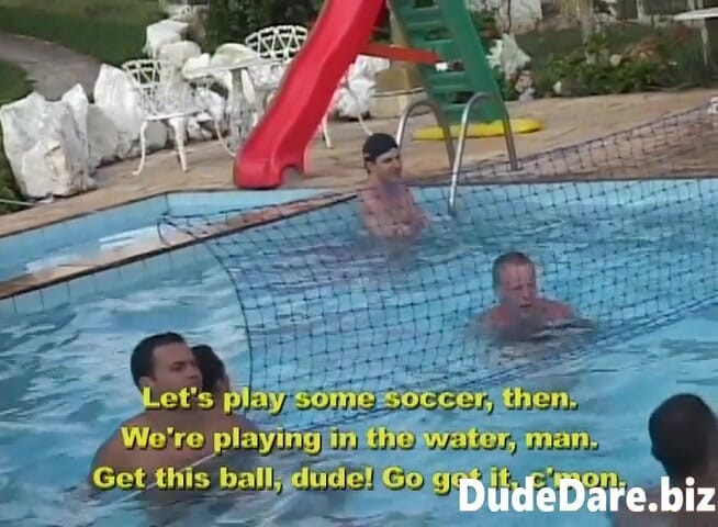 DudeDare: Napalone piłkarze pomijają gwiazdy, aby walić w lesie hardcore