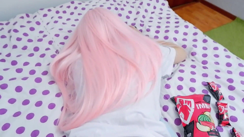 BubbleGum: Primo sesso anale con preparazione in molto tempo