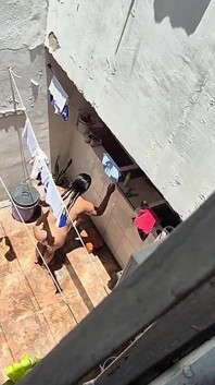Jiran hampir menangkap saya merakamnya; Saya melancap sehingga saya fikir dia melihat saya