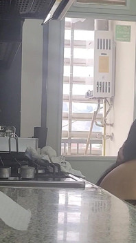 Peituda e madrasta rabuda, only fans em câmera lenta, a cozinha novamente