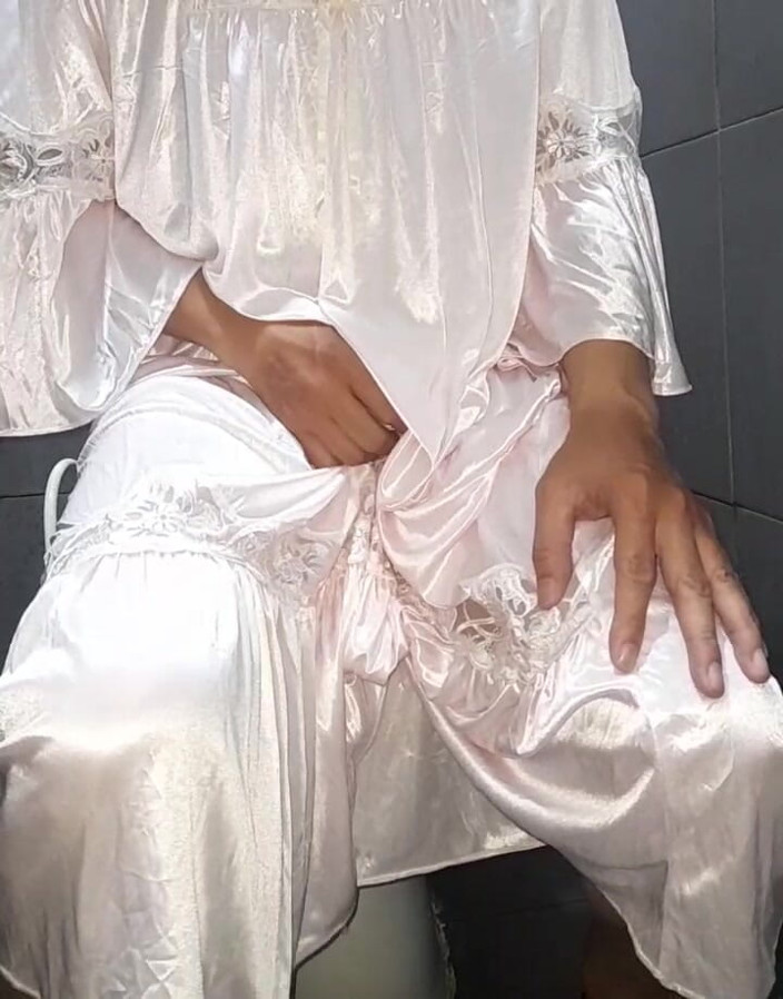 Naomisinka: Crossdresser wspaniała satynowa bielizna przyjemność