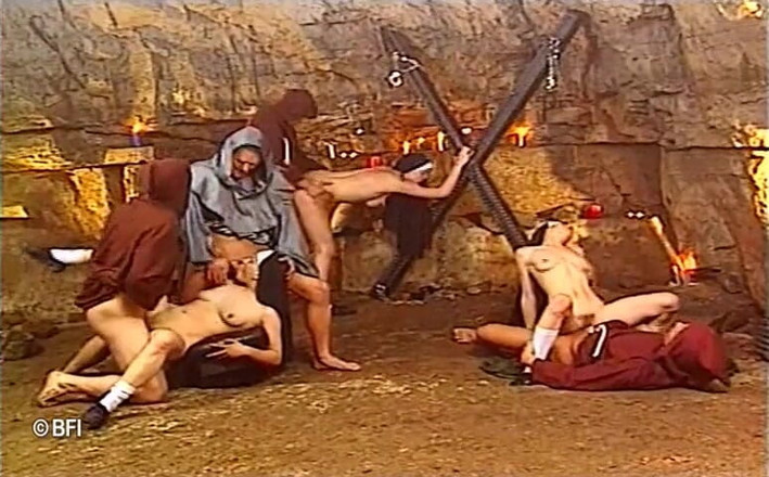 Hardcore slave sex: Bdsm in chiesa