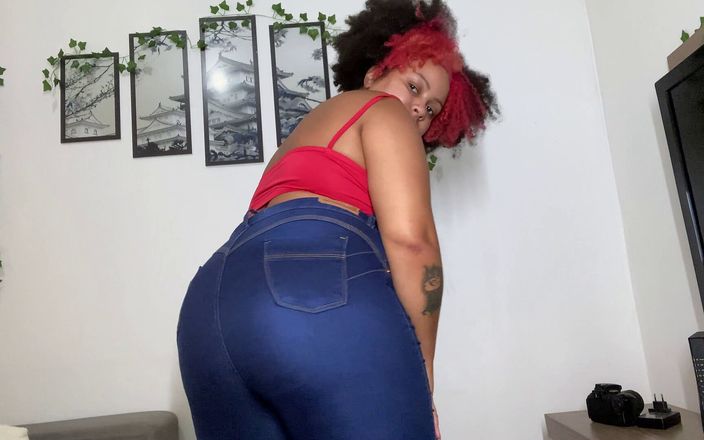 Cutiepiie Chubby: BBW Ebony Farting Beauty in Blue Jeans