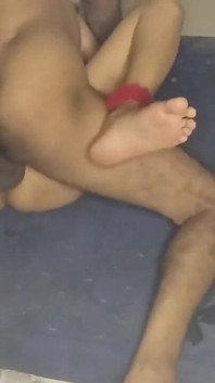 Cazzo duro fatto in casa succhia preliminari la sua piccola figa