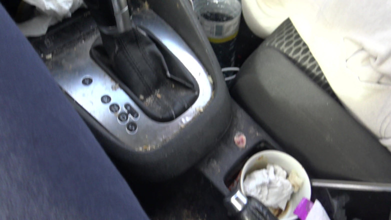 Souzan Halabi: Turkisk muslimsk mormor visar sin mycket håriga fitta