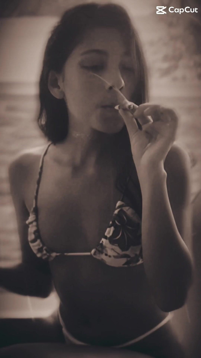 Vika_Sexting: Potěšení pro dva: Habano, skin a šeptandy