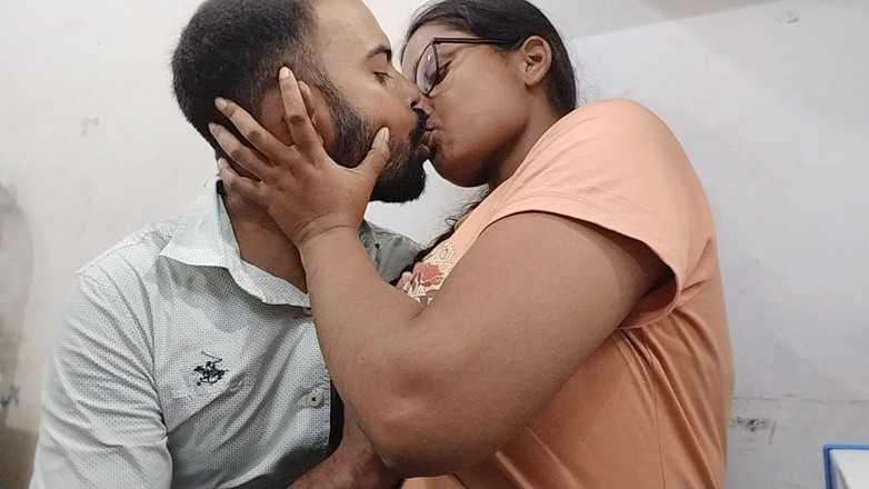 Pooja Didi: Stepdaughter Enjoying Stepfather's Dick. Kissing and Sucking