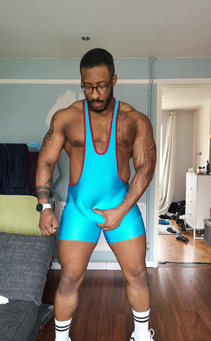 Amadeus: 本周有更多的臭鸡巴，因为我将在家 6 天