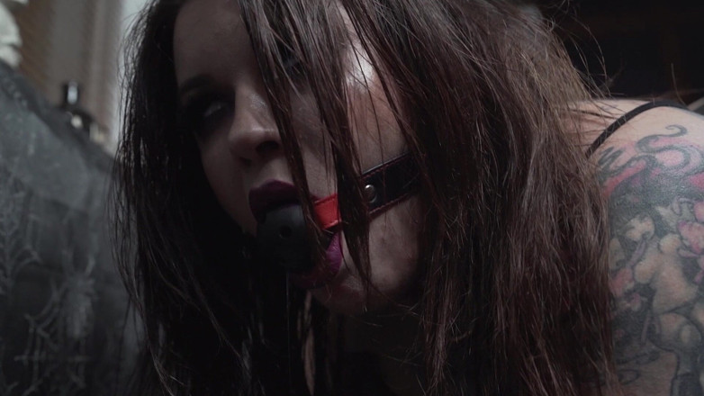 Sabien Demonia: Goth Cum Slut Extreme Facial