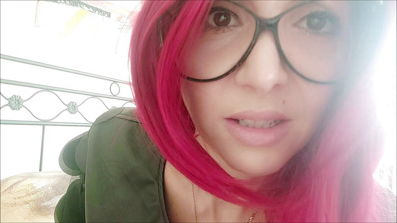 savannahamatoriale: Nevlastní synu, můžete udělat svému milovanému nevlastnímu bratrovi laskavost? Opravdu...