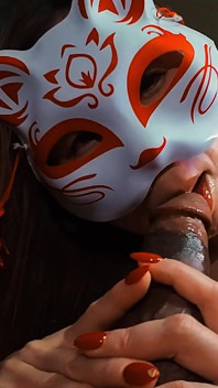 Une salope asiatique infidèle reçoit deux grosses bites noires en direct - compilation