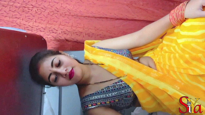 Vicky Siya: Tuần trăng mật của Siya Bhabhi Ấn Độ trên tàu hỏa với...