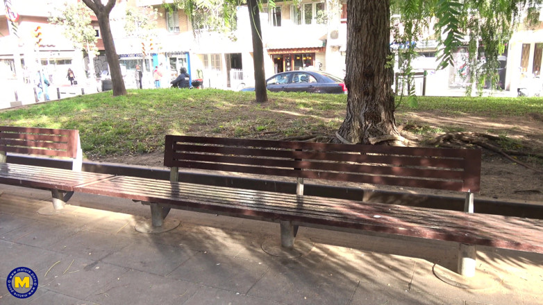 Mature NL: Домінуюча старша леді займається неслухняним лесбійським сексом з молодою дівчиною плюс лупцювання!