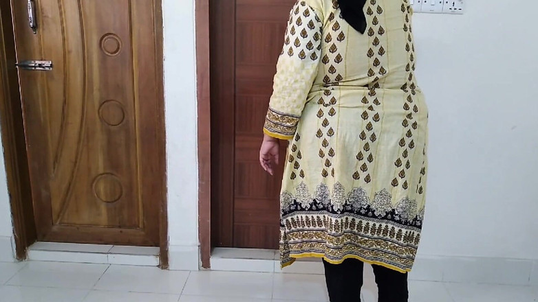 Aria Mia: Jaký skandál jí nastavil nevlastní syn s velkým zadkem Deepali...