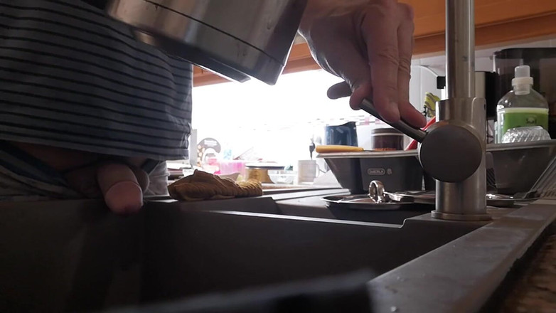 Rafael Torreano: Ranní chcaní do kuchyňského dřezu