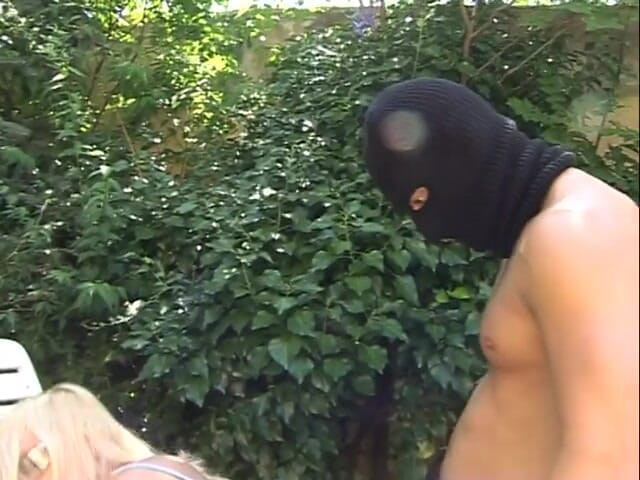 Cum Outdoor: Busty blonde enjoys shameless sex games in the garden