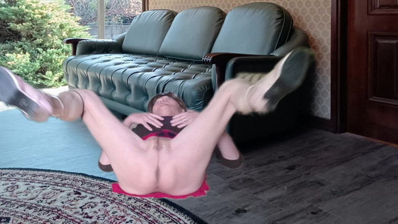 Pai-chan: mini skart men bina baalon vaali paee-chaan