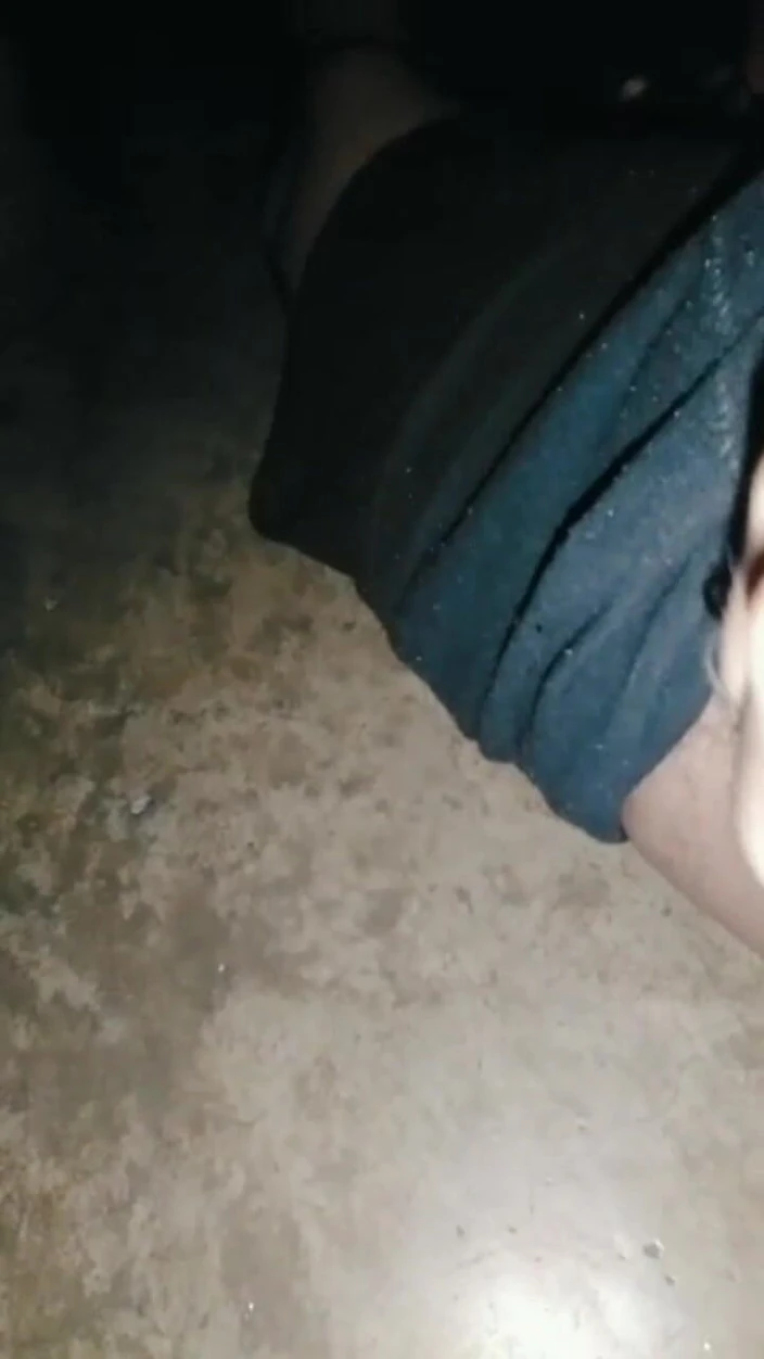 Xboyricky: 자지를 빨아주기 위해 자위하는 인도 섹시녀