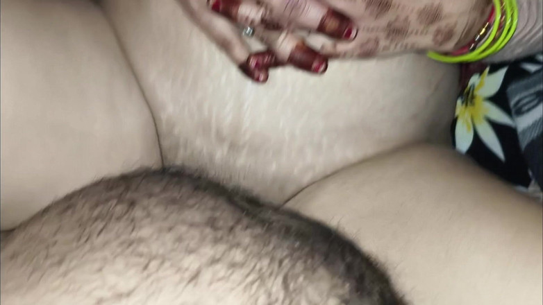 Janvibhabhii: Gerçek üvey kız kardeş üvey erkek kardeşiyle seks yapıyor ve şehvetini tatmin ediyor