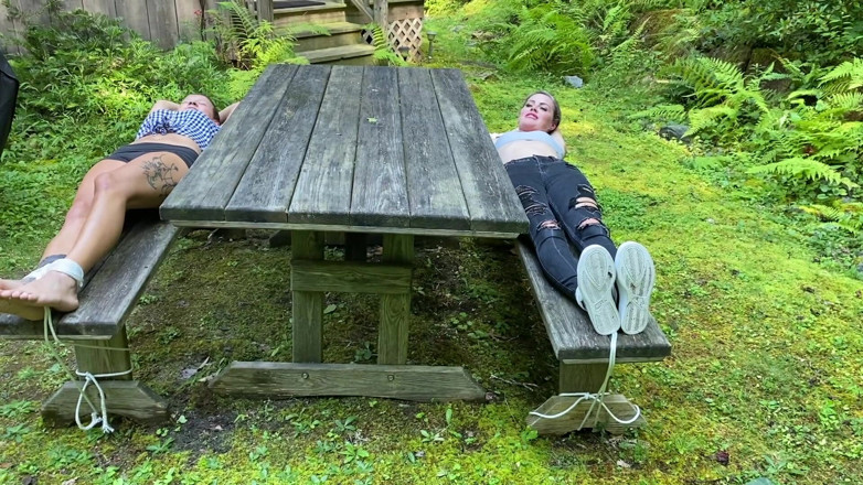 Tied_Tales: Desafío de escape al aire libre
