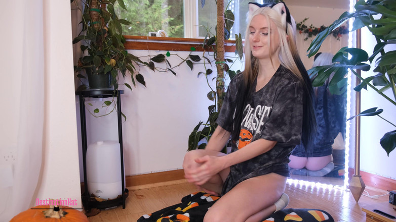 Destination Kat: Rozptýlení vyřezávání dýně