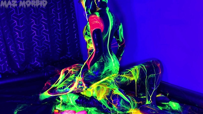 KinkyFemdomTV: Uv mokrý a špinavý gimpy dvojitý fisting s Patriciou X