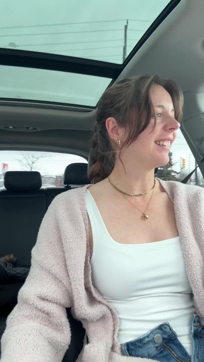 Nadia Foxx: Xuất tinh trong một Tim Hortons Drive Thru!