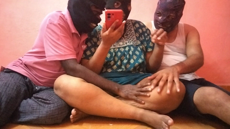 Priya aunty: คุยลามกในแอพหาคู่