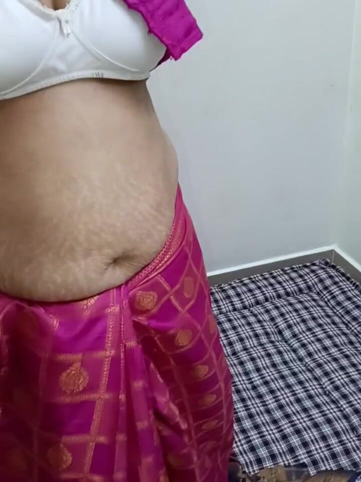 Muruga: Timido sesso con anuty sesso a letto aperto