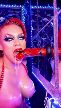 4K succubus chupa e fode peitos para porra