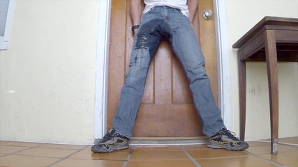 Lapetus: Zoufale chčije mé džíny na verandu