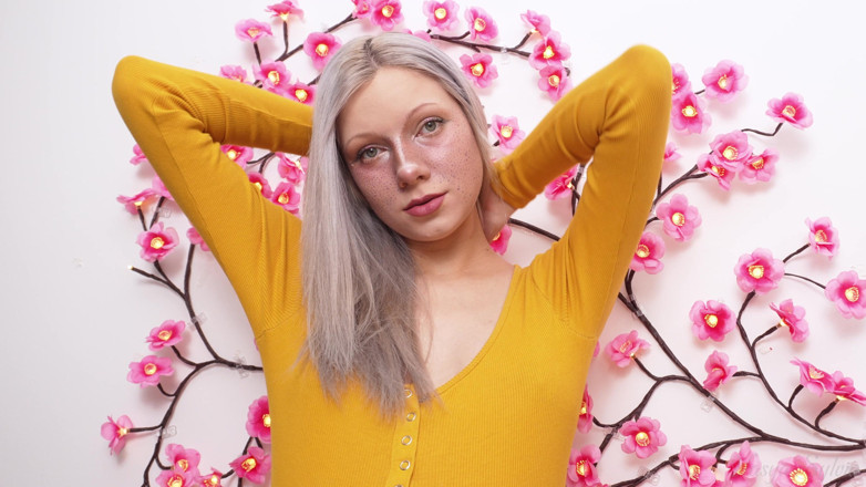 Vasya Sylvia: I Love It When You Look at Me - My Tits...